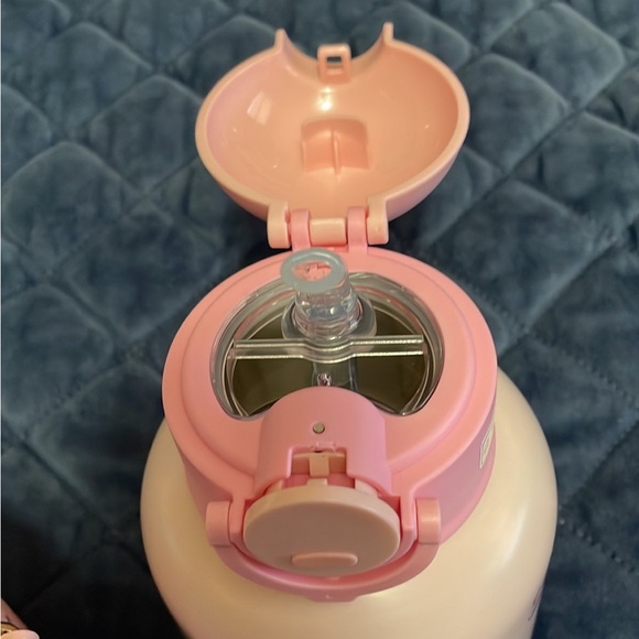 Pompomurin water bottle - Picture 7 of 7